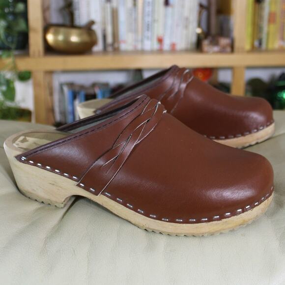 Vintage Skane Toffeln Swedish Brown Leather Wooden Clogs 39 - Cottagecore - Picture 1 of 6